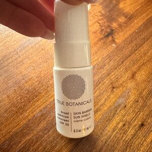 Skin Barrier Sun Shield SPF 30 - White